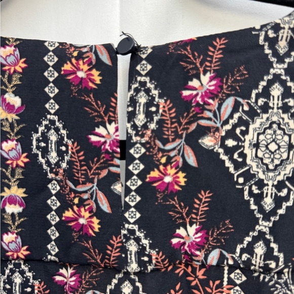 Dex Floral Cropped Jumpsuit NEW - Picture 9 of 12